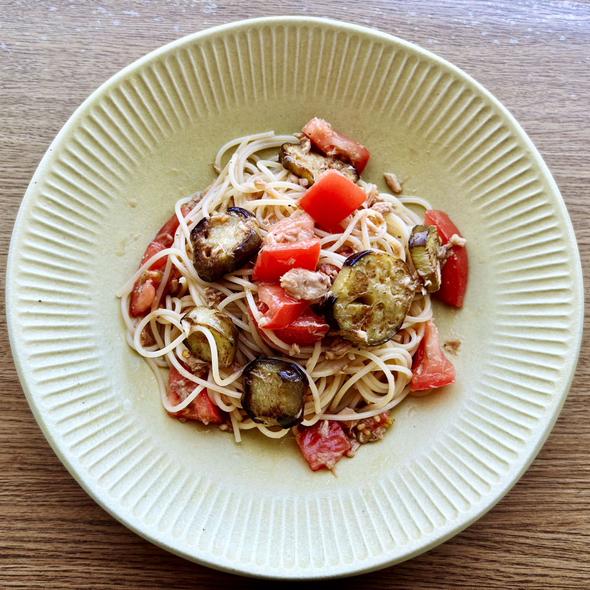 なすとトマトの冷製パスタ